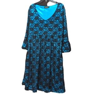 Reborn Size XL Black and Blue Floral Lace V-neck Dress